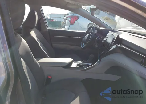 2023 Toyota Camry Le z USA, uszkodzony, nr VIN 4T1C11BK5PU092770